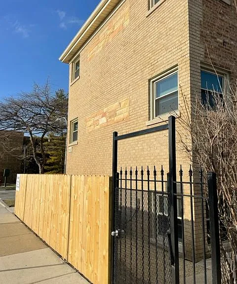 4901 N Kilpatrick Ave — Photo 3