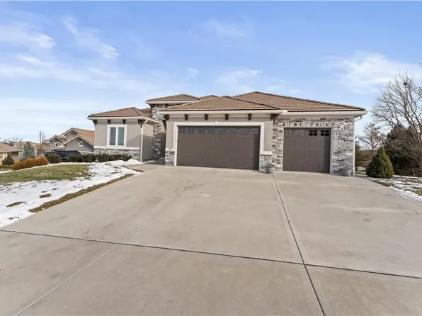 537 NE Sienna Pl, Lees Summit, MO 64064