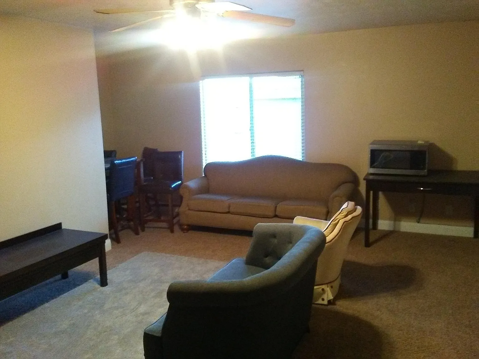 5 bed, 2.5 bath, 2467 sqft, $600 — Photo 2