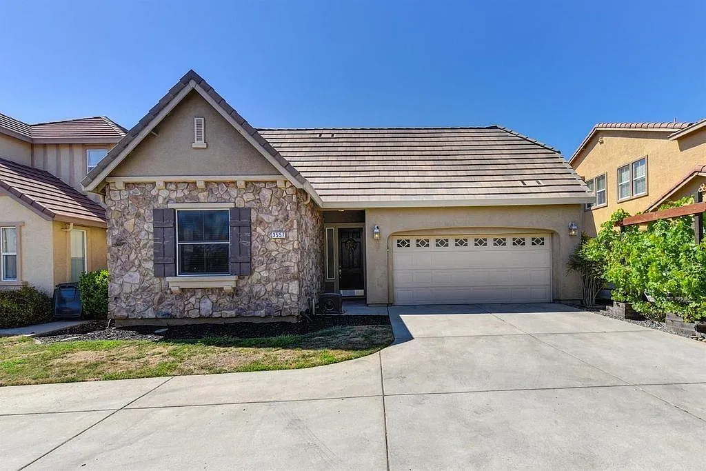 3557 Rainsong Cir photo 1