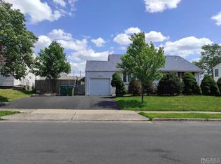 29 Sims Rd, Edison, NJ 08817