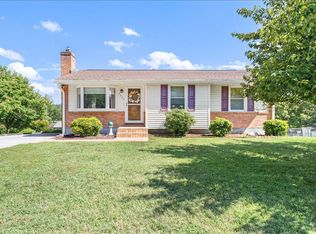 3920 Meadowlark Rd, Roanoke, VA 24018