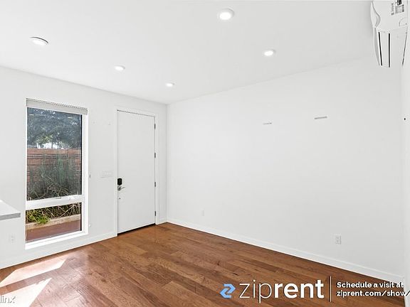 3rd image of 3628 Forest Ave