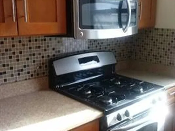 69-40 Yellowstone Boulevard image 1 of 18