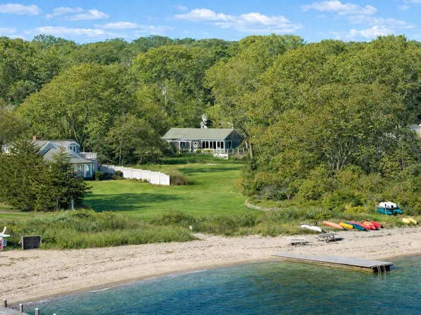 16 Frog Holw, Tisbury, MA 02568