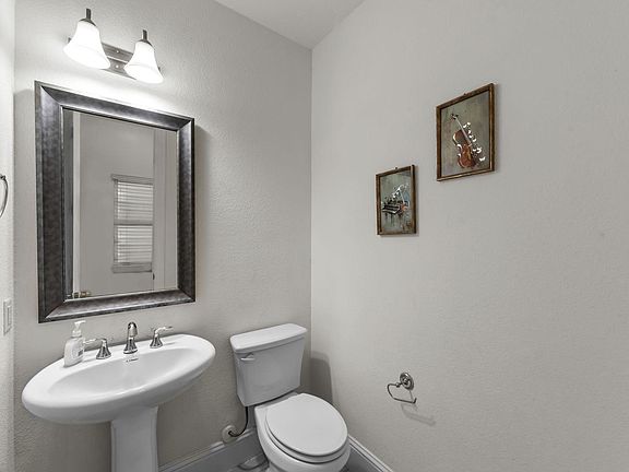 5th image of 727 Cameron Ct