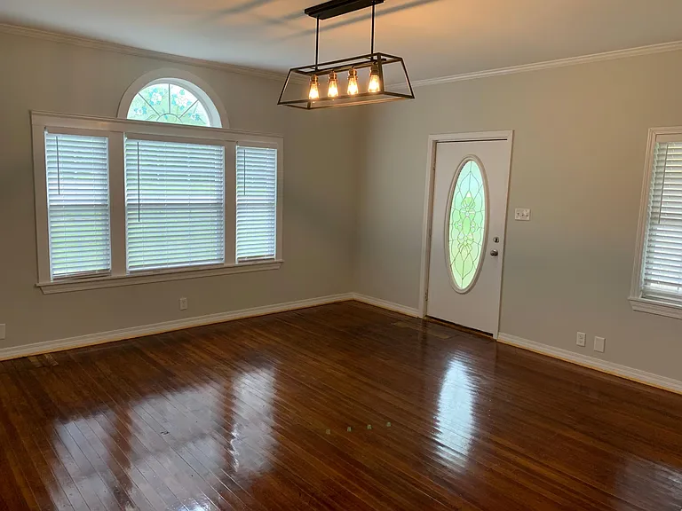 165 S Jackson St — Photo 17