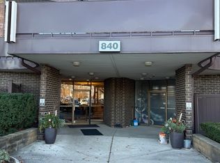 840 Wellington Ave UNIT 115, Elk Grove Village, IL 60007