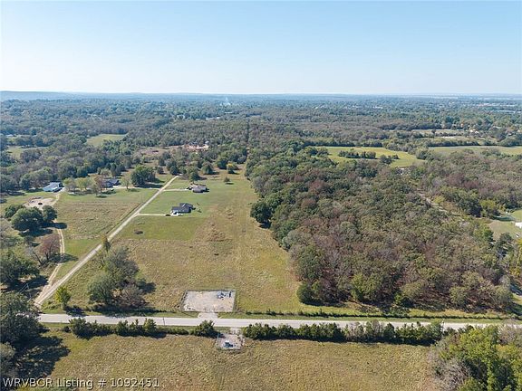 2nd image of 1115 Feather Hill Rd