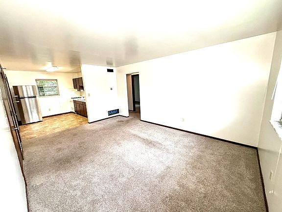 3rd image of 1551 Glenn Ave