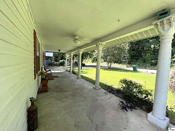 4th image of 606 E Pecan Ave