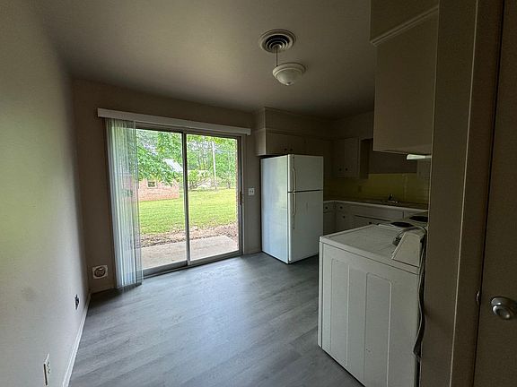 5th image of 308 N Inglewood Ave APT 4
