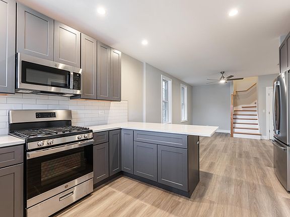 4th image of 1725 N Honore St #2E