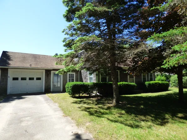 34 Knoll Dr, Edgartown, MA 02539