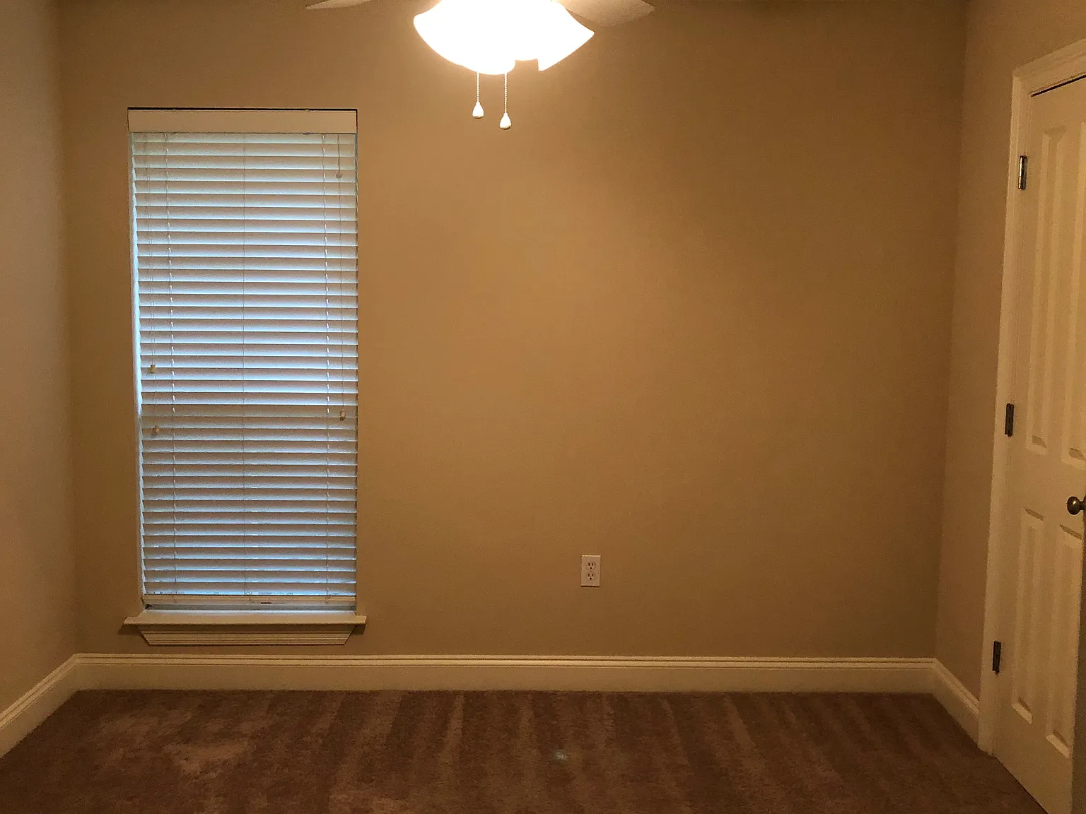 2 bed, 2.5 bath, 1200 sqft, $1,700 — Photo 4