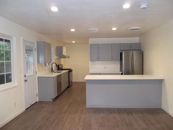 4th image of 2252 Terra Villa St