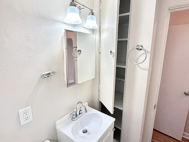 Unit 3 1x1 Top Floor