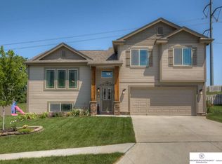 17004 Rampart St, Omaha, NE 68136