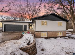 1121 S Splitrock Blvd, Brandon, SD 57005