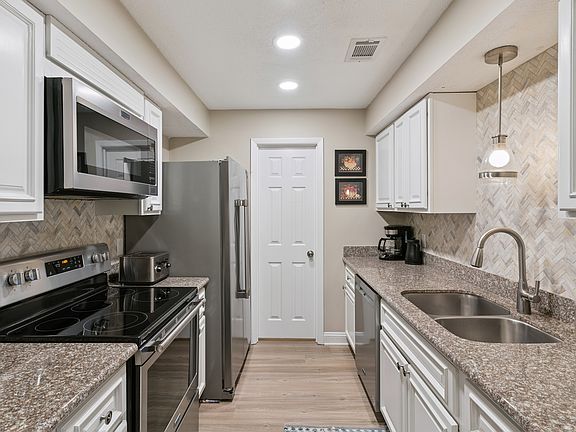 4th image of 2513 Demere Rd APT 6