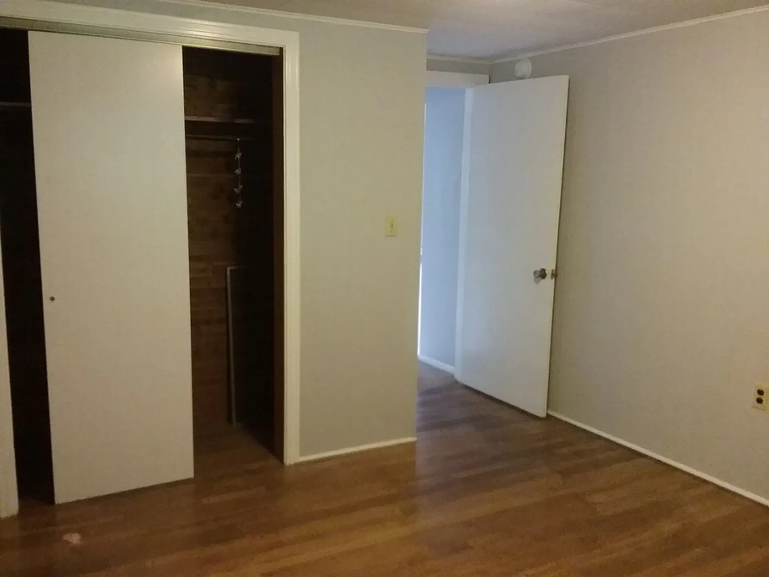 2-bedroom 1st floor apartment for rent in Oakmont — Photo 3