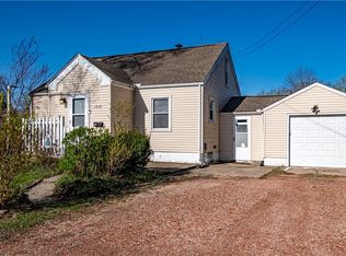 3939 NE Court Dr, Decatur, IL 62526