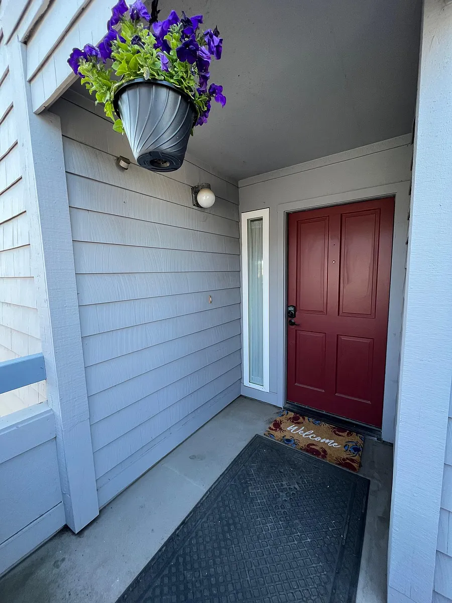 Building Photo - 3095 Marina Dr #16