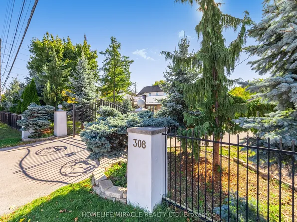 308 3rd Line, Oakville, ON L6L 4A4