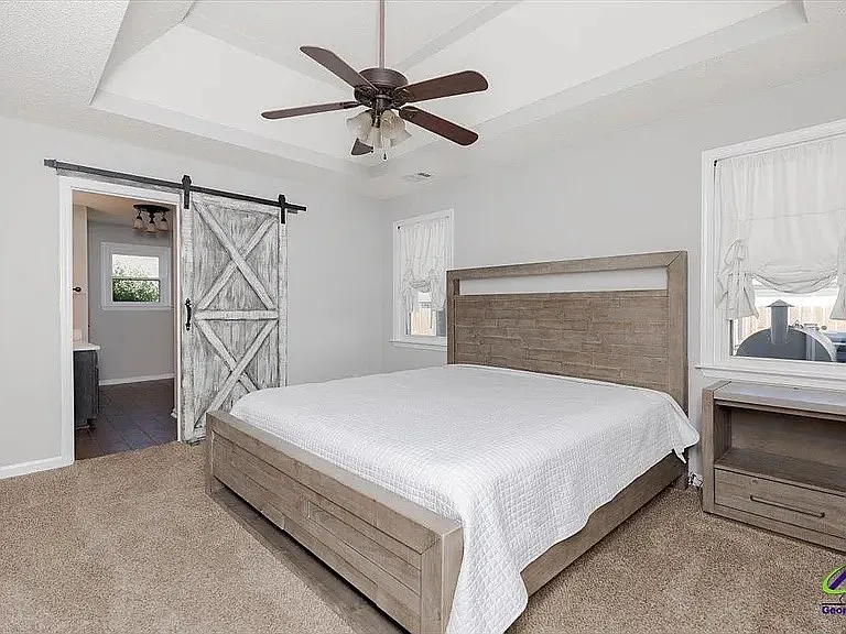 208 Stirling Bridge Dr — Photo 12