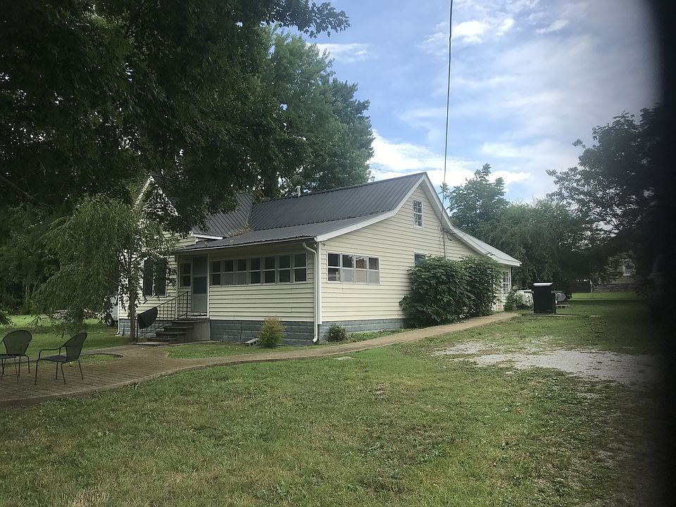 2nd image of 2705 Highway 47
