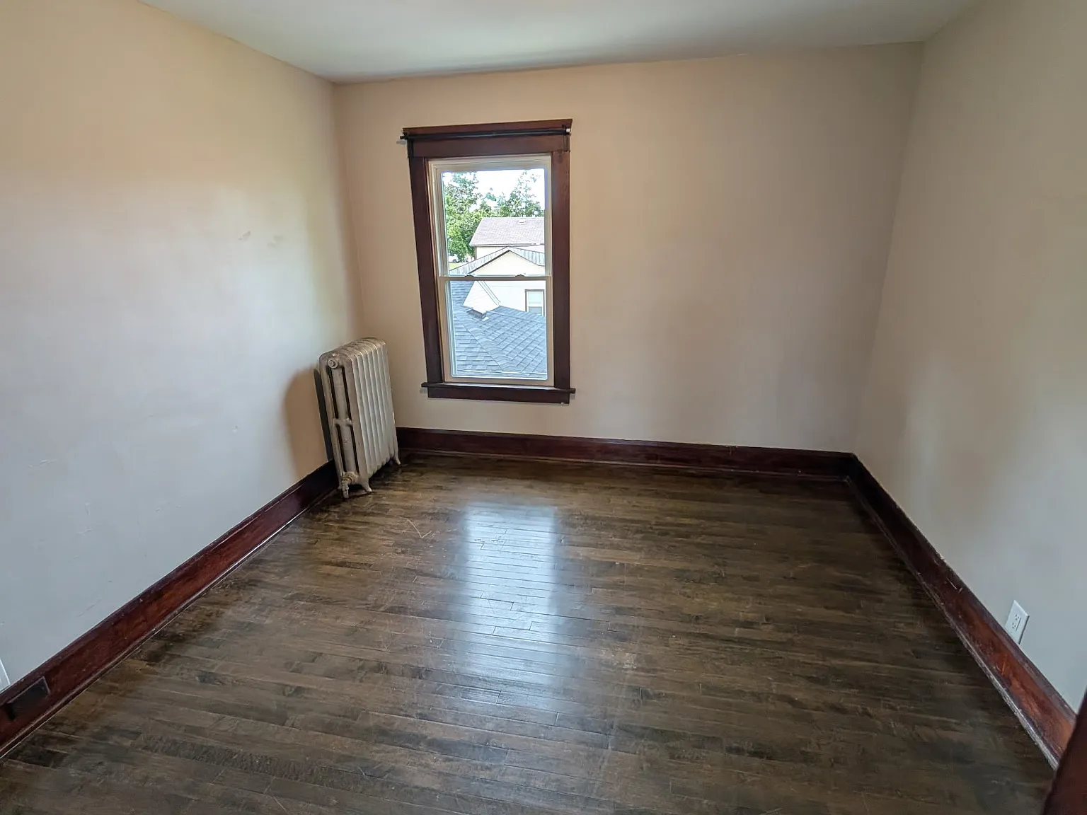3 bed, 1000 sqft, $1,450 — Photo 2