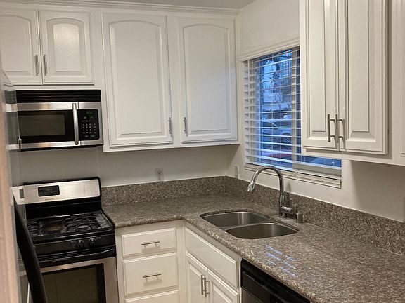 2nd image of 7114 Hawthorn Ave APT 4