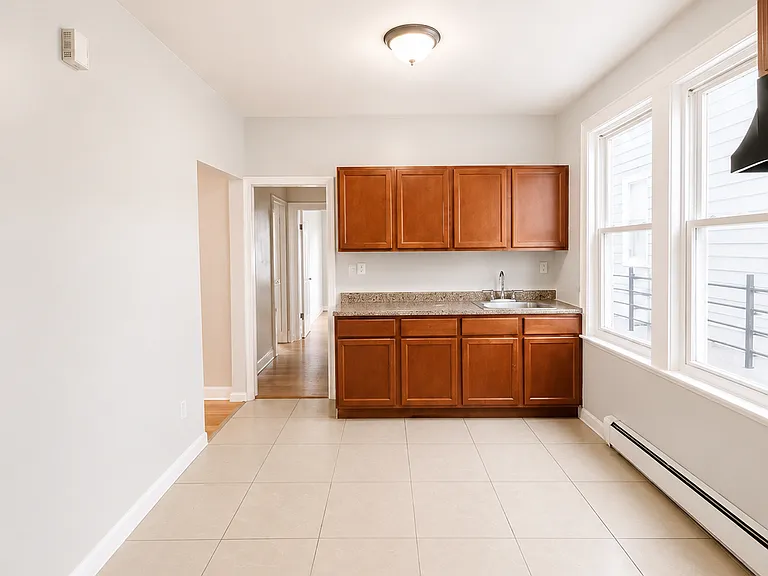 46 Underwood St #1B — Photo 1