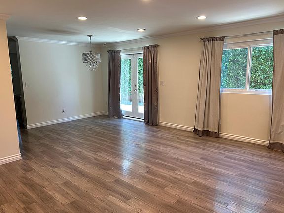 2nd image of 10856 Morrison St APT 4