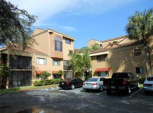 15556 N Miami Lakeway N, Miami Lakes, FL 33014