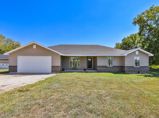 5360 S 125th Rd, Morrisville, MO 65710