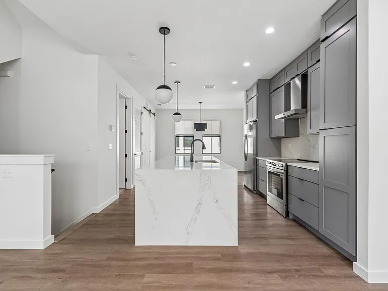 1218 E Kay St #14 — Photo 17