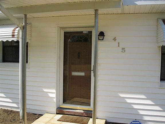 3rd image of 415 Edison Dr