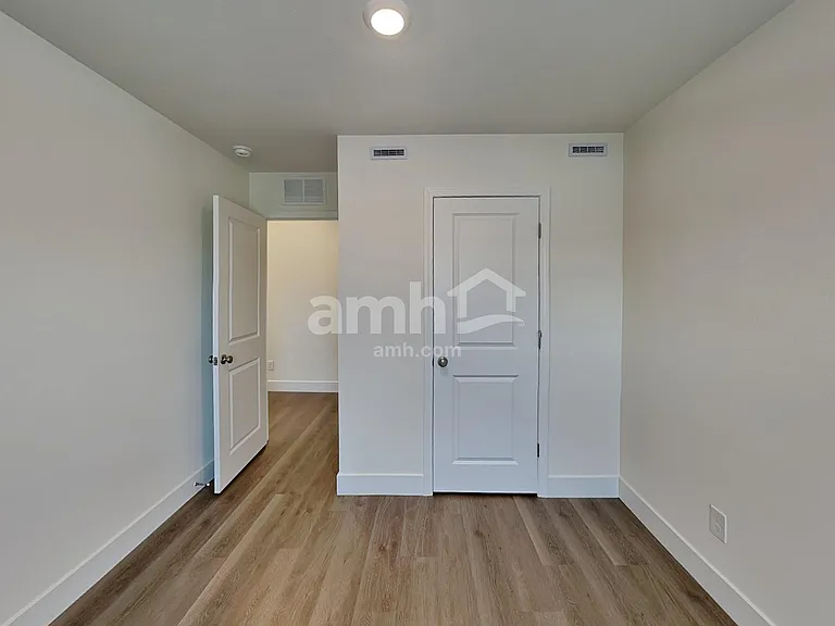 8141 Braavos Peninsula Ave — Photo 21