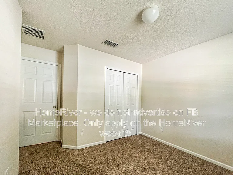 2219 Sotterley Ln — Photo 10