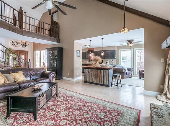 4th image of 3626 NE Basswood Dr