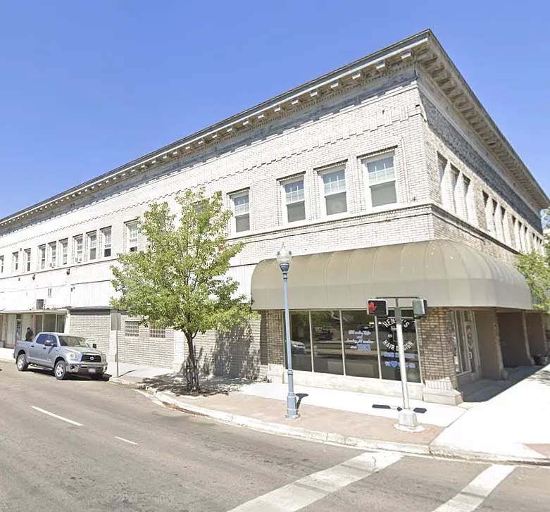 ID - 416 W Lewis St - LB — Photo 1