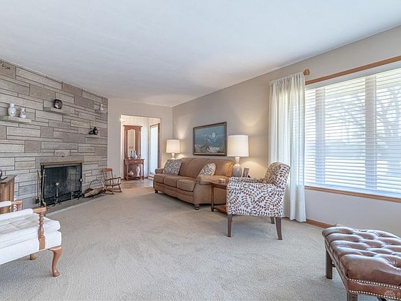 5th image of 530 Locust Hill Dr