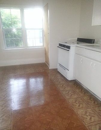 4th image of 601 SW 24th St