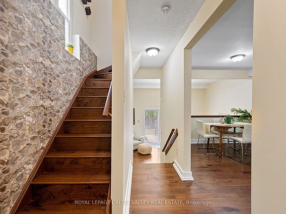 5th image of 7 Hillpark Trl