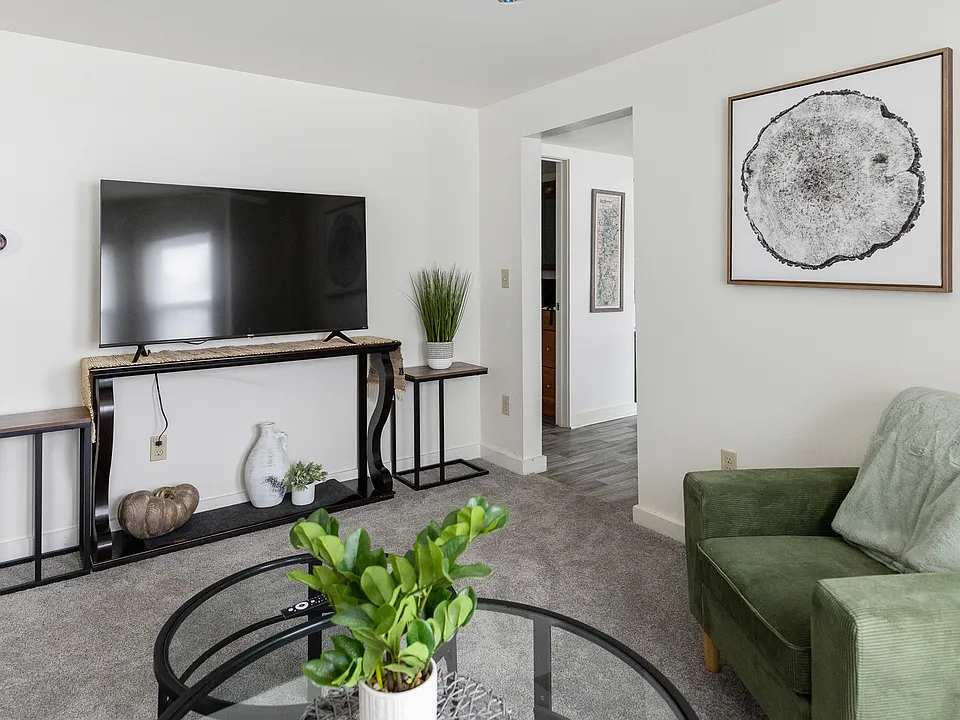 15 Elm St #2