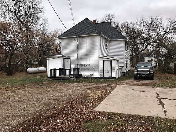 2nd image of 320 3rd St SW