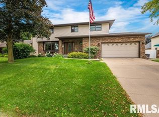 1715 Prairie Vista Dr, Bettendorf, IA 52722