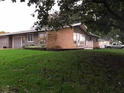 602 Front St, Fairbank, IA, 50629