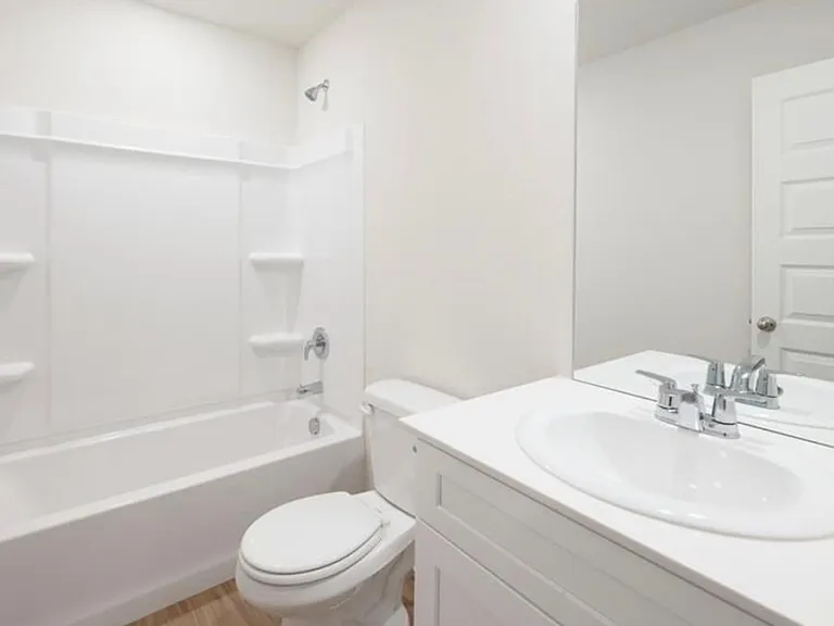 560 Saint Charles Pl — Photo 5